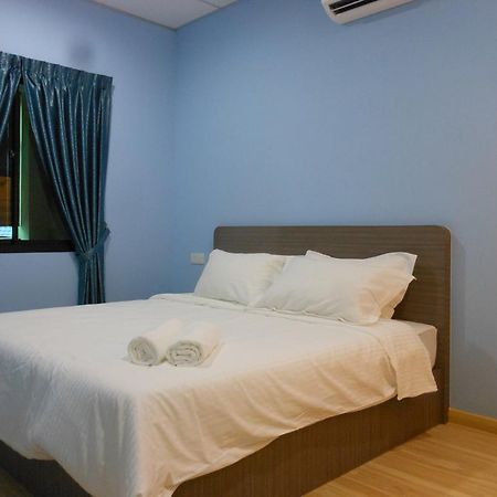 Eiman Homestay, Kluang Exteriör bild